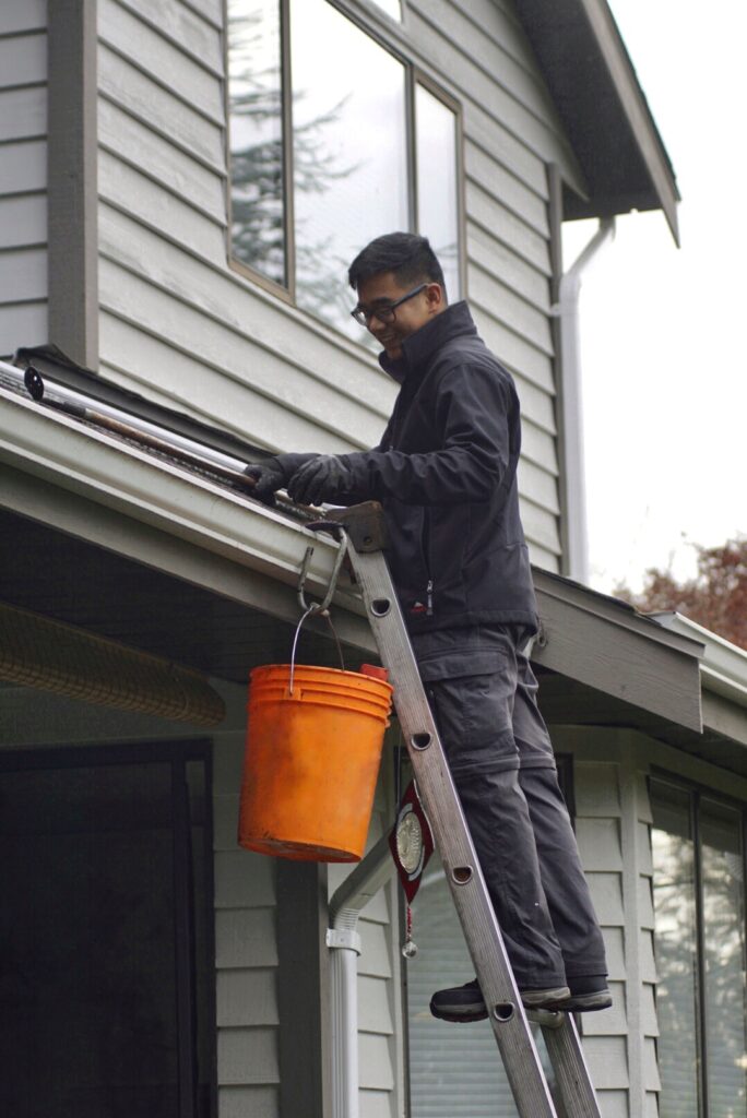 Gutter-Cleaning-Victoria-BC